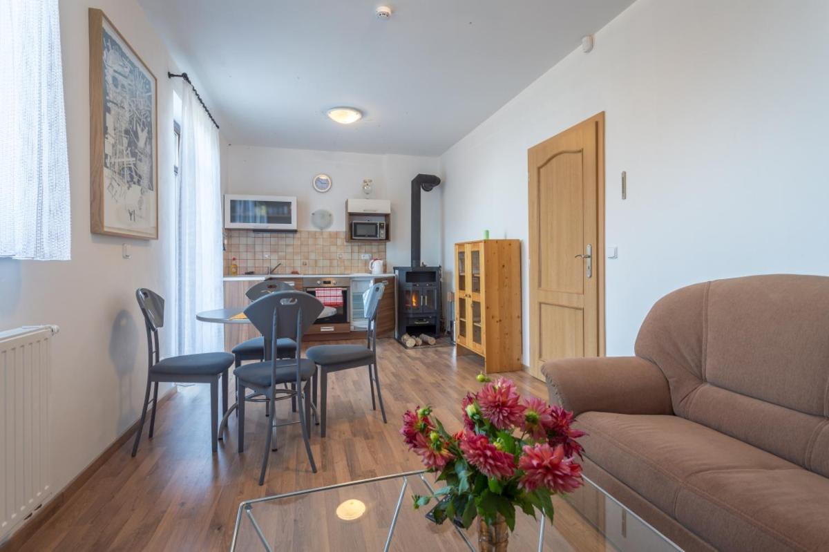 Apartment Nivy Alice A Petra Jandovych