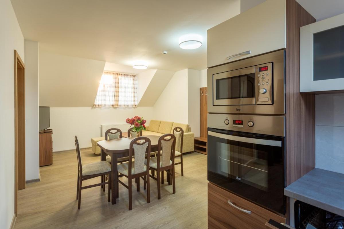 Nivy Alice A Petra Jandovych Apartment *