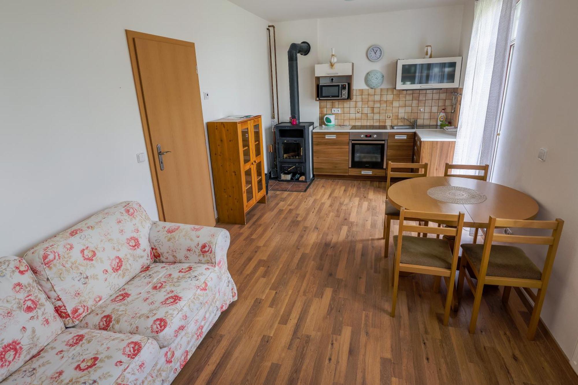Apartment Nivy Alice A Petra Jandovych