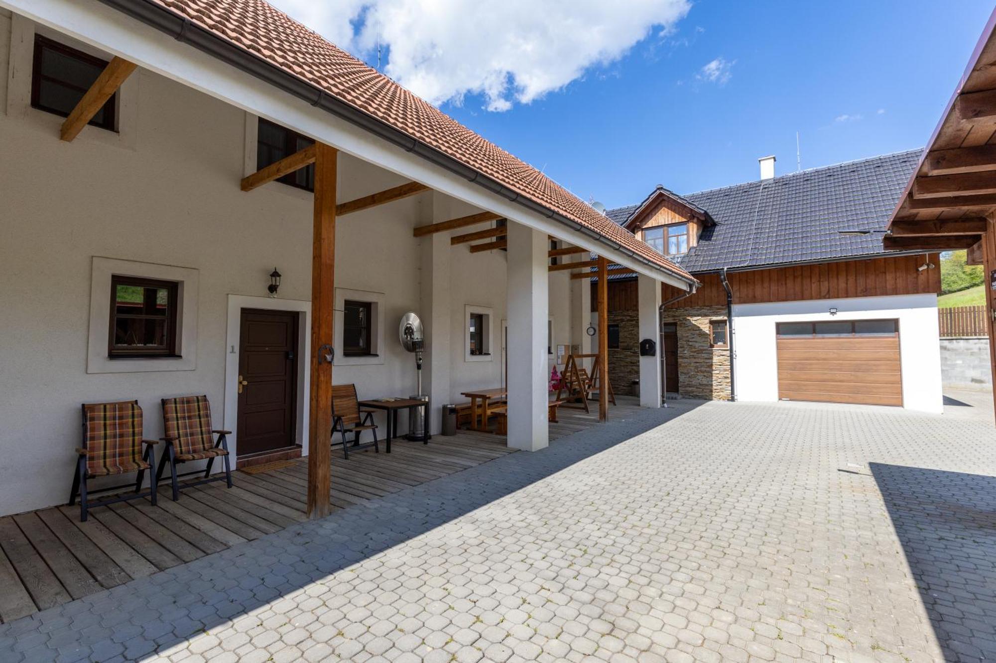 Apartment Nivy Alice A Petra Jandovych *