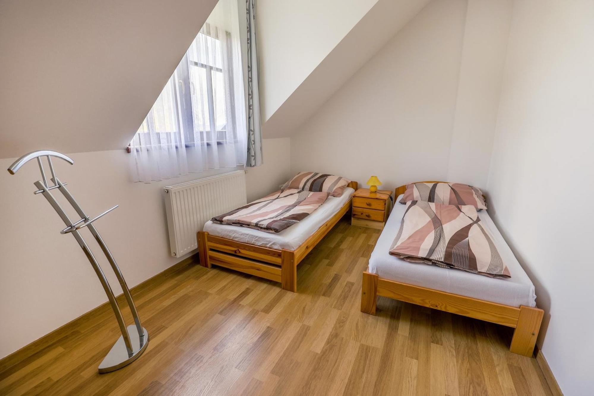 Nivy Alice A Petra Jandovych Apartment Valentova